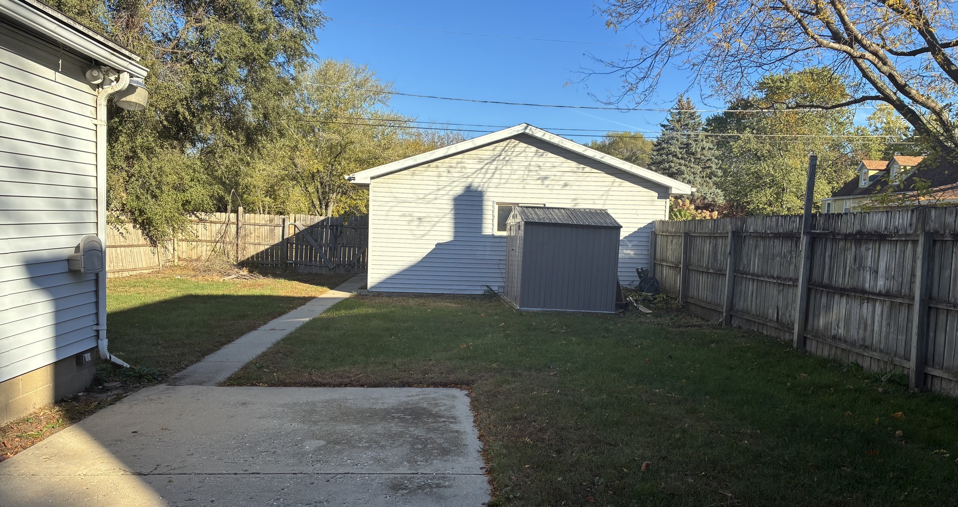 3003 Elizabeth Avenue Zion, IL 60099 - Photo 28 of 30 a view of backyard with green space