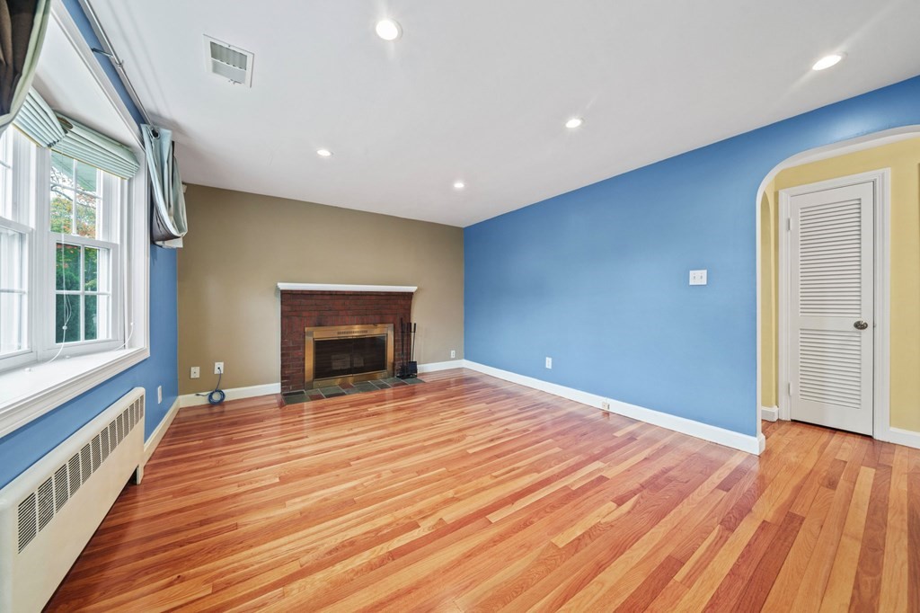 10 Summit Street Boston, MA 02136 - Photo 10 of 32 Gallery Image 10