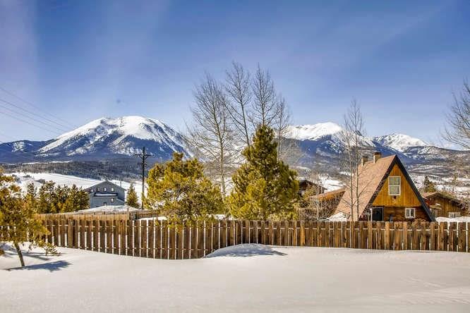 39 D Road Silverthorne, CO 80498 - Photo 4 of 35 a view of a wrought iron fences in front of house