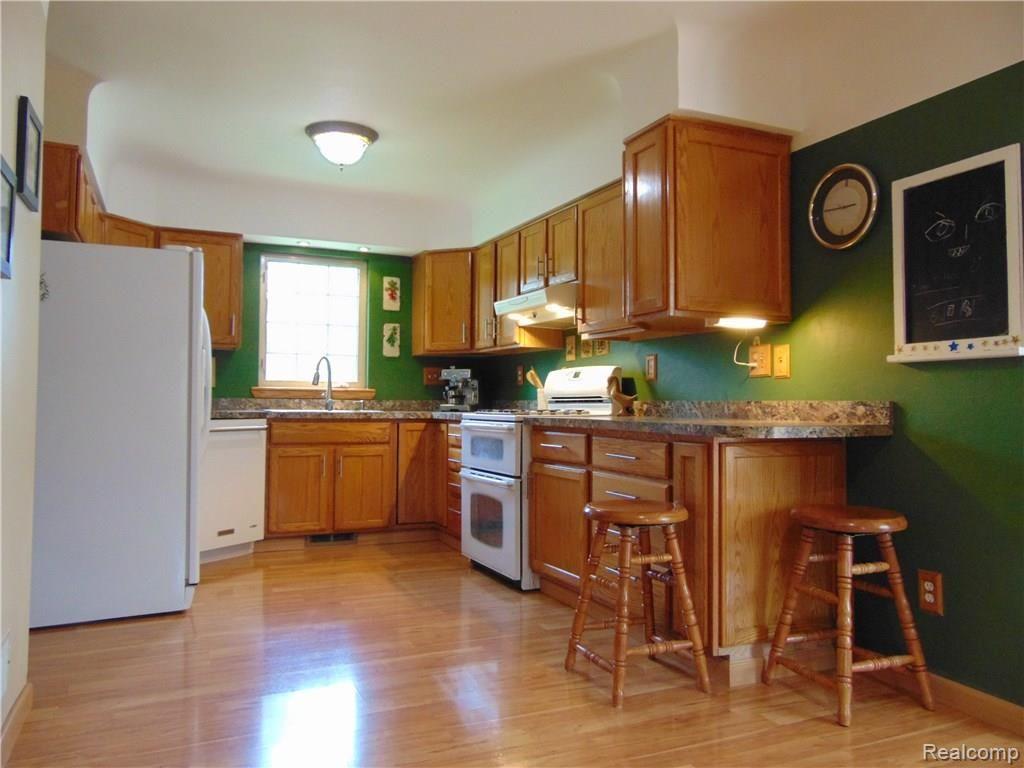 2700 Mohawk Lane Rochester Hills, MI 48306 - Photo 10 of 83