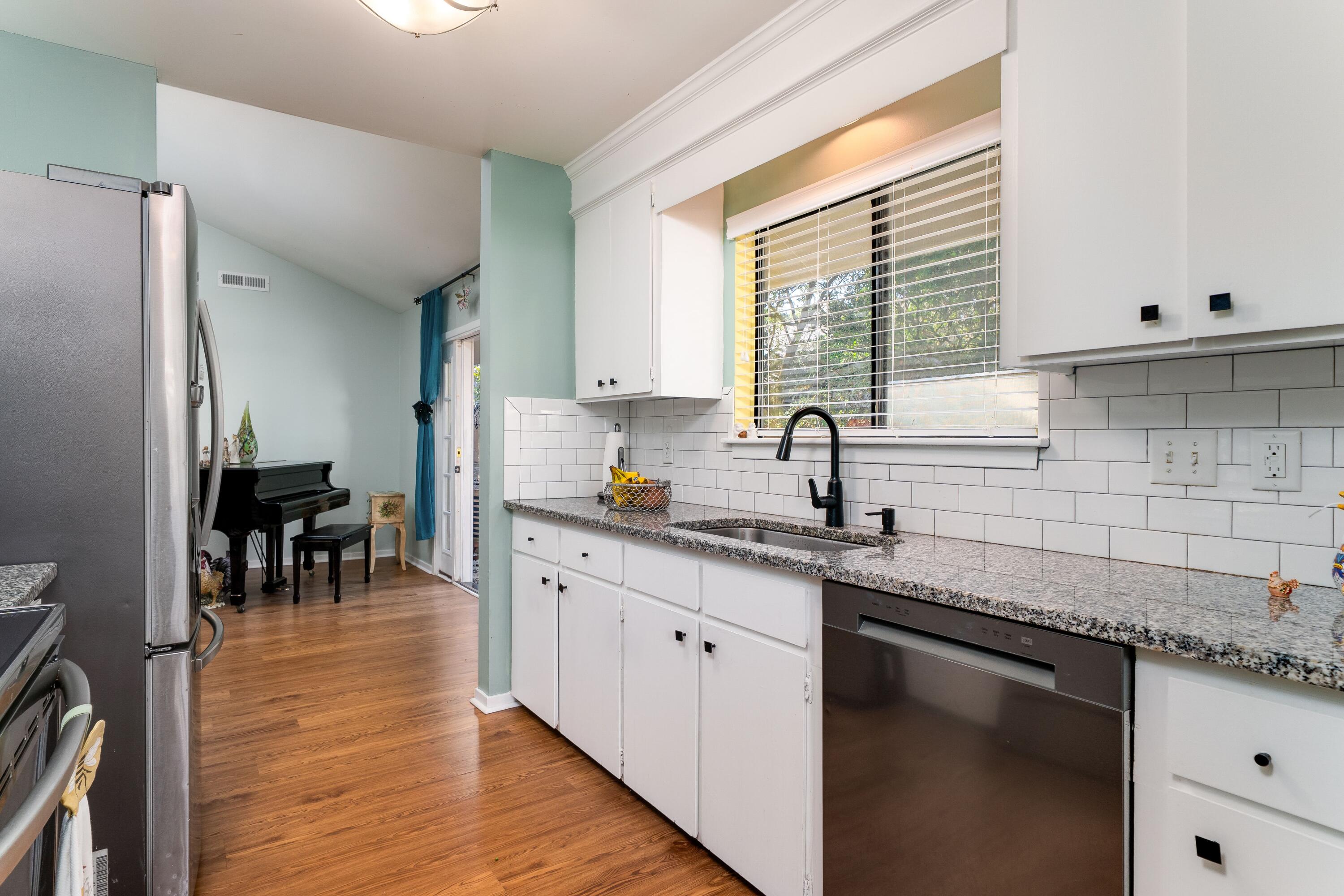 1116 Daffodil Lane Mount Pleasant, SC 29464 - Photo 20 of 39 20