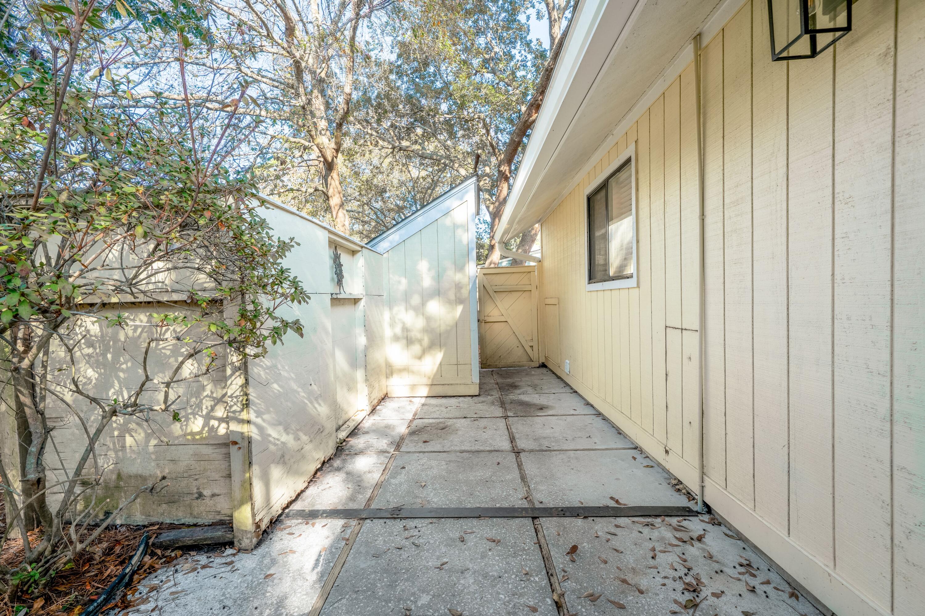1116 Daffodil Lane Mount Pleasant, SC 29464 - Photo 32 of 39 32