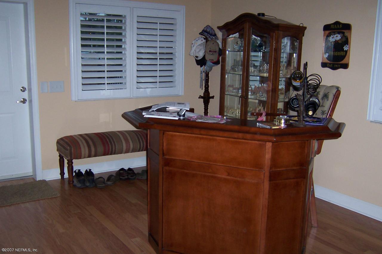 9745 Touchton Road, Unit 3101 Jacksonville, FL 32246 - Photo 7 of 20 Living Room 1