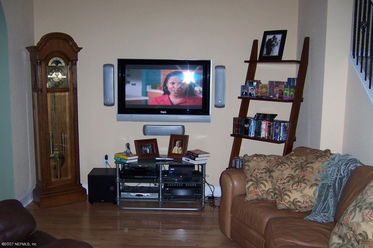 9745 Touchton Road, Unit 3101 Jacksonville, FL 32246 - Photo 10 of 20 Living Room 4