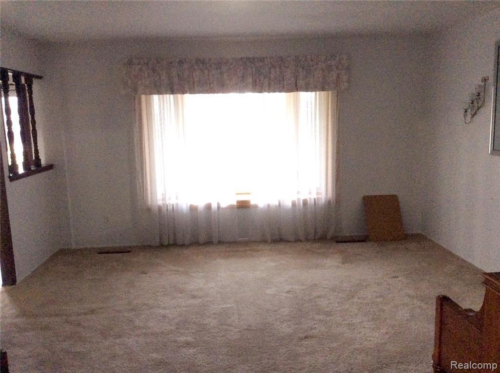 Living Room Picture window