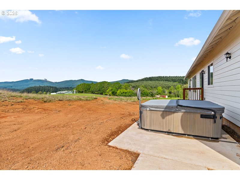 25850 Foster Road Monroe, OR 97456 - Photo 39 of 48 a view of a terrace with a lake view