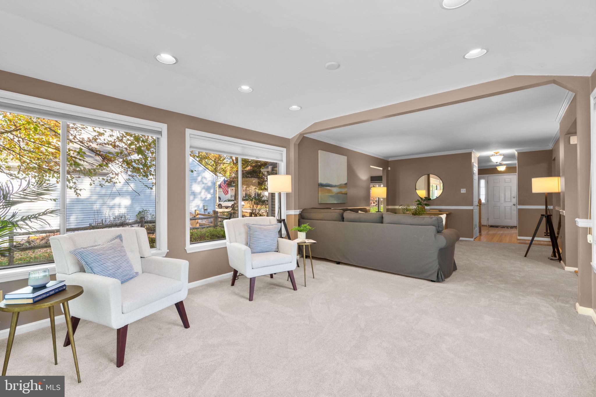 311 Canterfield Road Annapolis, MD 21403 - Photo 19 of 49 a living room with furniture and a large window