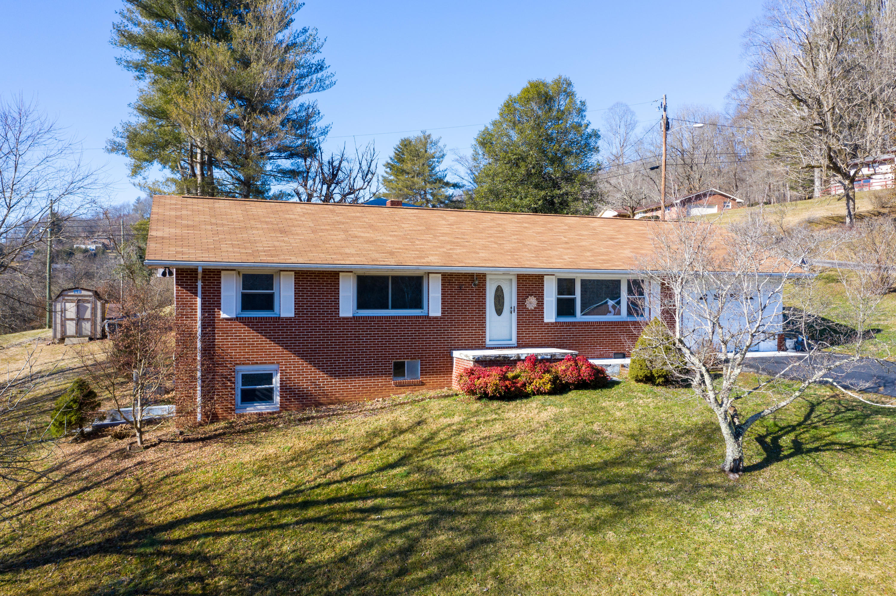 213 Barbara Road Gate City, VA 24251 - Photo 1 of 36 Barbara Rd-40