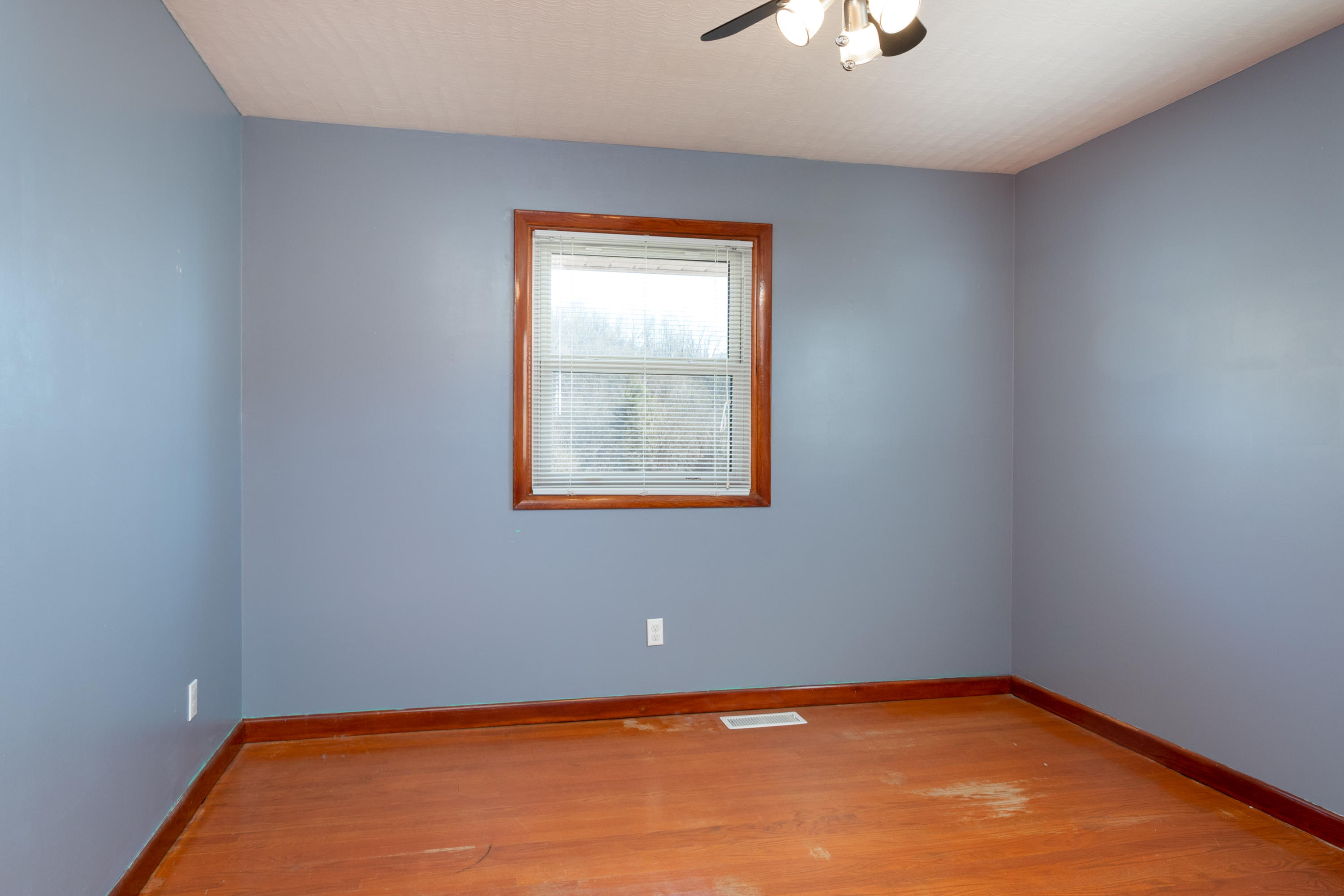 213 Barbara Road Gate City, VA 24251 - Photo 10 of 36 Barbara Rd-9