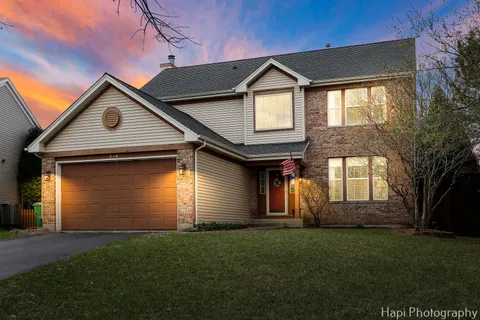$450,000 | 326 Ashford Lane, Grayslake, IL 60030