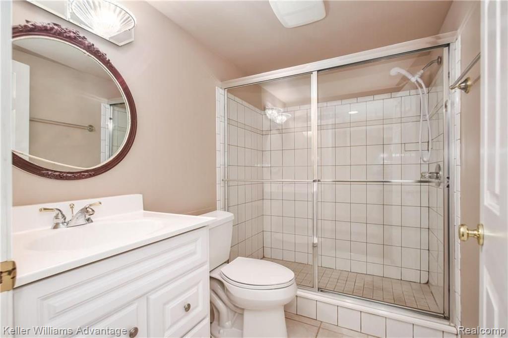 3279 Fairgrove Terrace Rochester Hills, MI 48309 - Photo 31 of 40