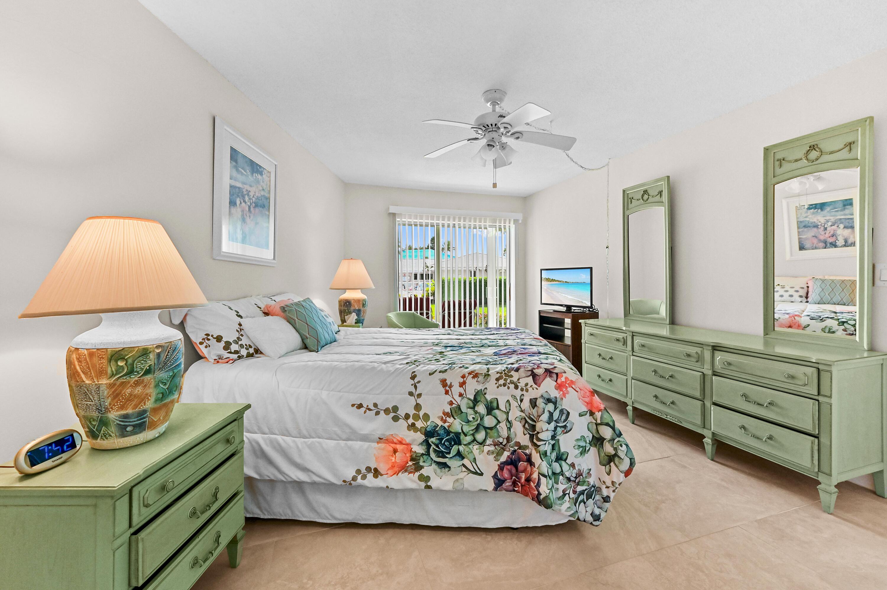 5540 North Ocean Boulevard, Unit 107 Ocean Ridge, FL 33435 - Photo 13 of 26 17 Bedroom 04