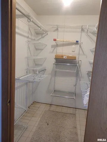 $258,500 | 103 East Highline Road, Woodlawn, IL 62898