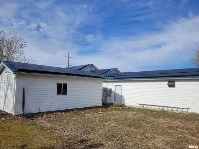 $258,500 | 103 East Highline Road, Woodlawn, IL 62898