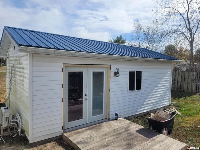 $258,500 | 103 East Highline Road, Woodlawn, IL 62898