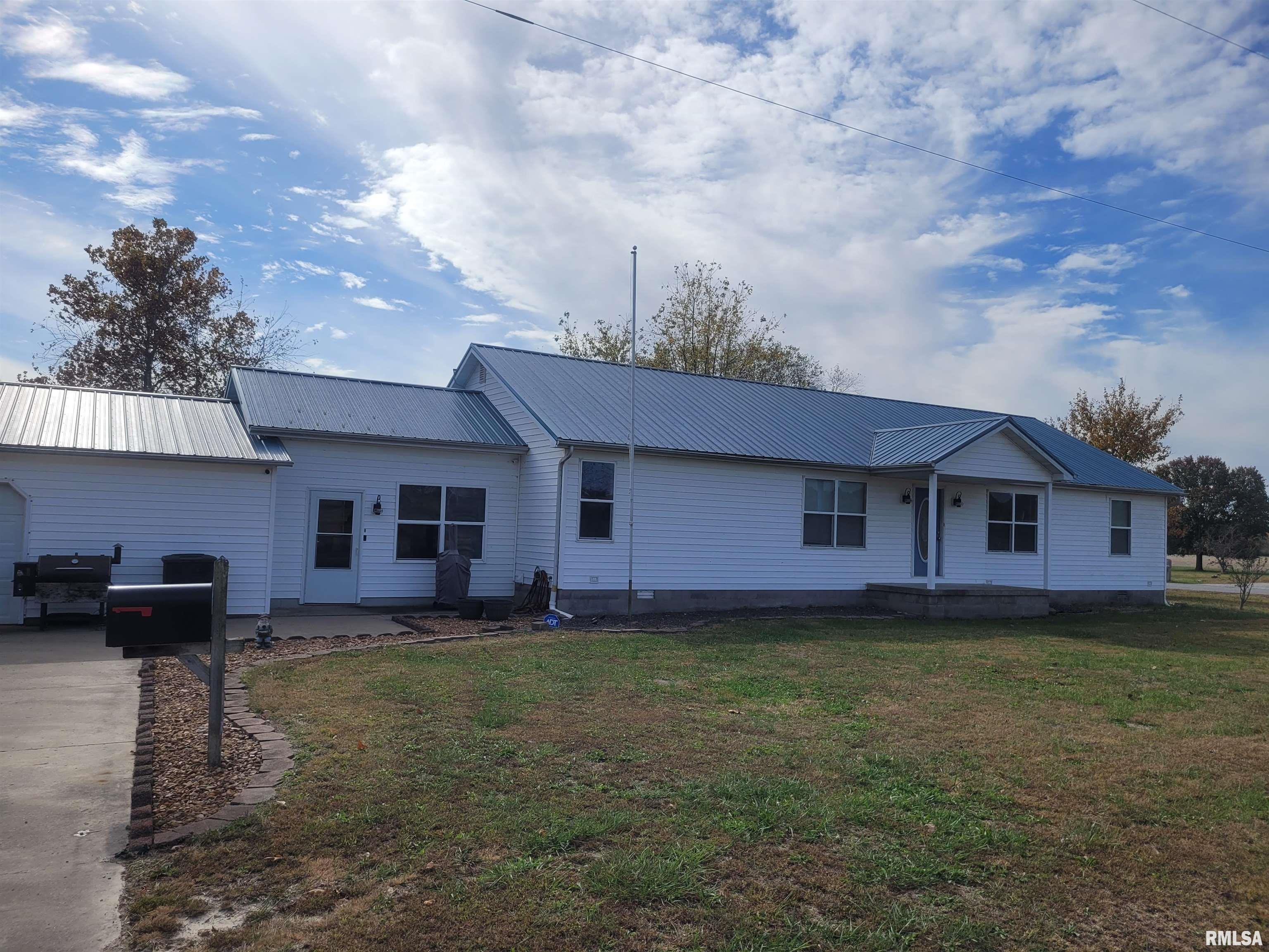 103 East Highline Road Woodlawn, IL 62898 - Photo 4 of 36