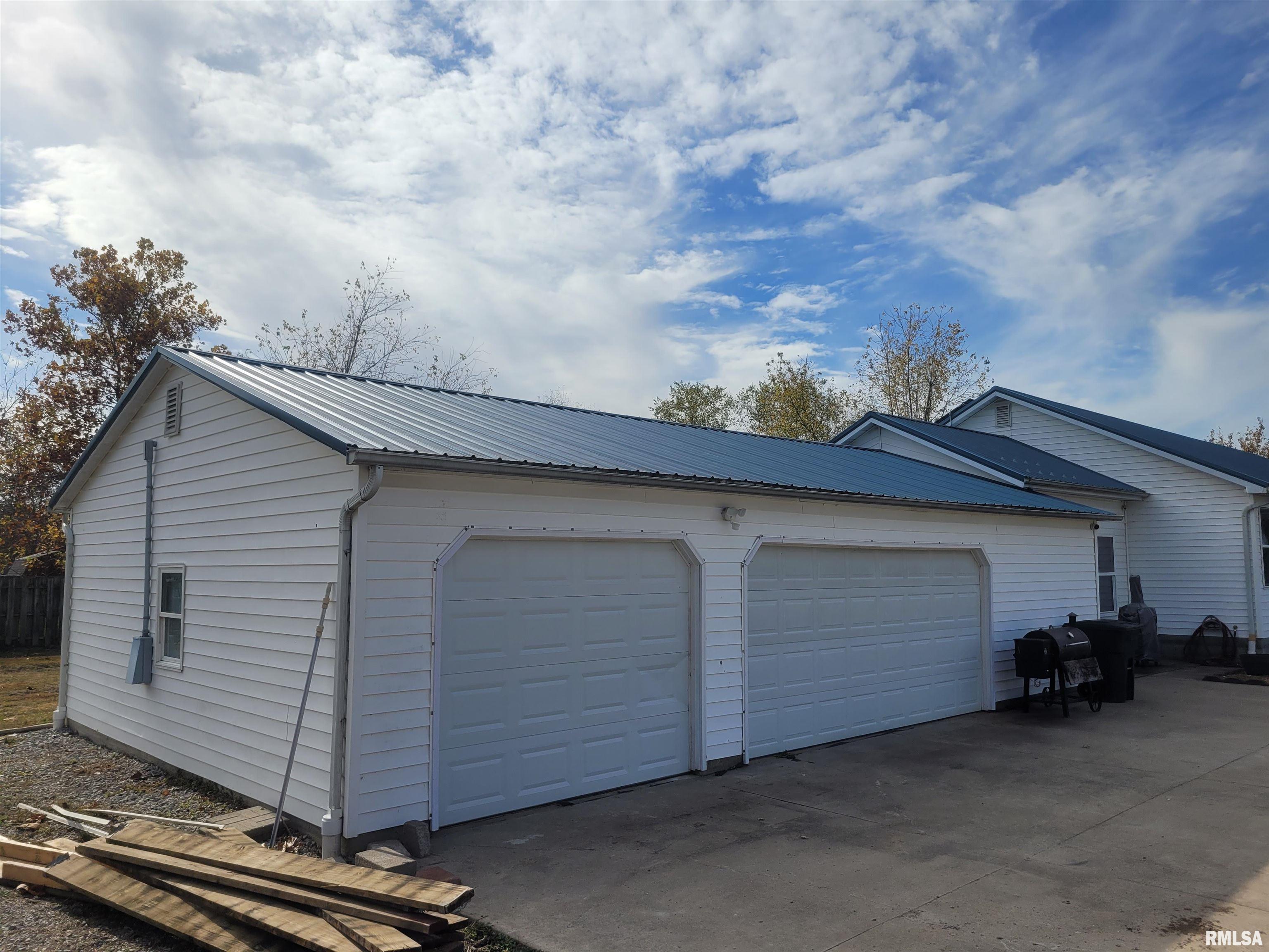 103 East Highline Road Woodlawn, IL 62898 - Photo 6 of 36