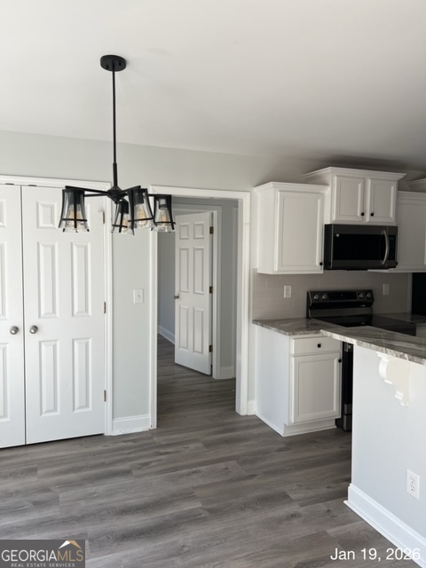 522 Anniston Drive Athens, GA 30607 - Photo 6 of 19 a view of a kitchen with electric appliances