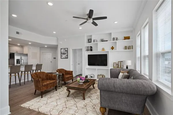 $1,900 | 400 Coconut Beach Boulevard, Unit 203, Kenner, LA 70065