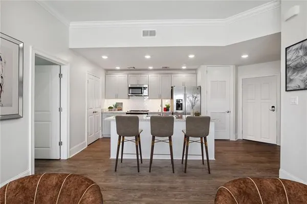 $1,900 | 400 Coconut Beach Boulevard, Unit 203, Kenner, LA 70065