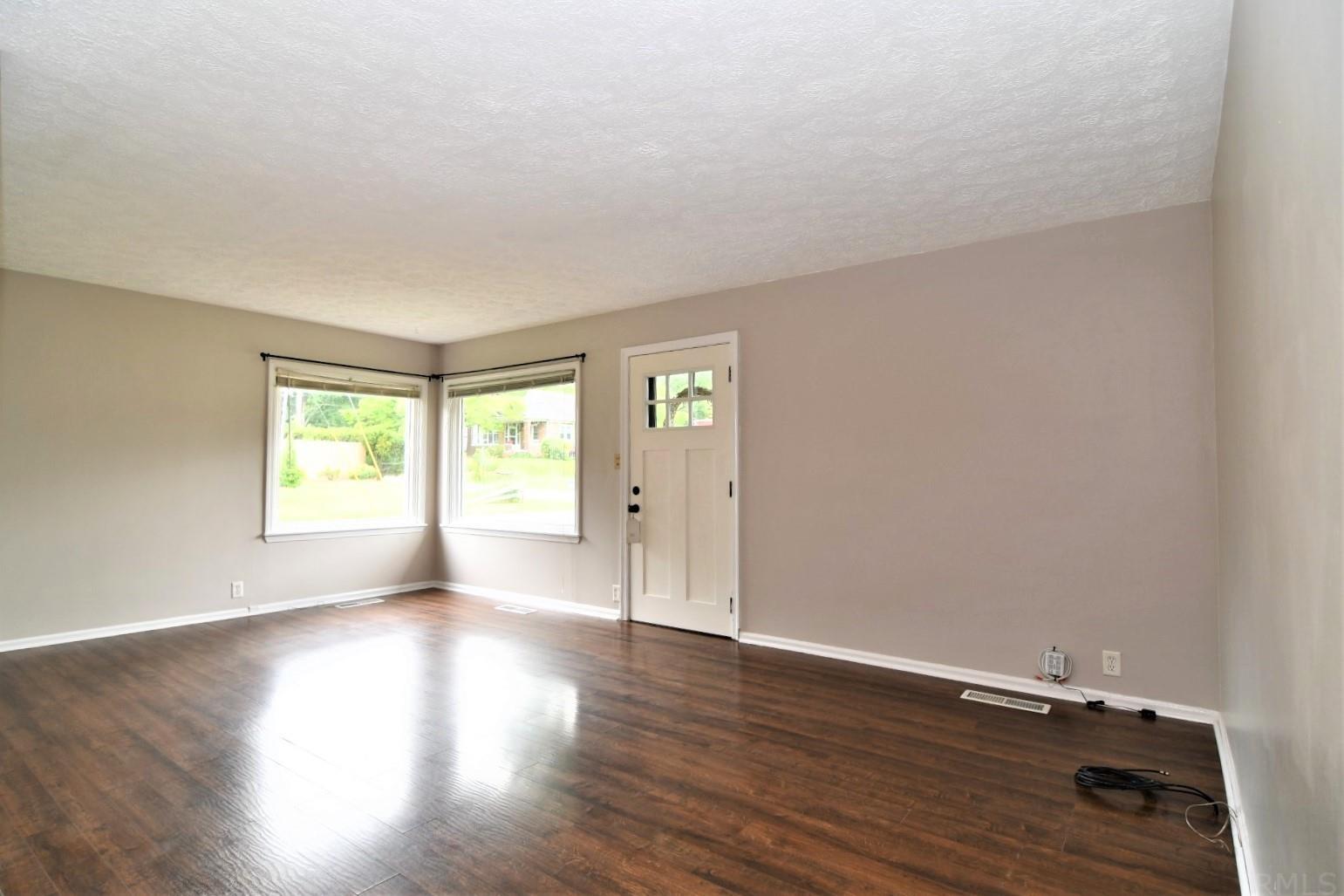 3837 Herrmann Road Evansville, IN 47711 - Photo 3 of 20 Gallery Image 3