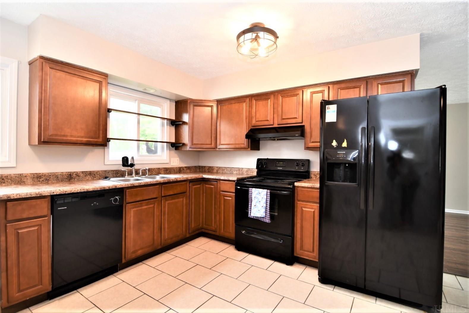 3837 Herrmann Road Evansville, IN 47711 - Photo 8 of 20 Gallery Image 8