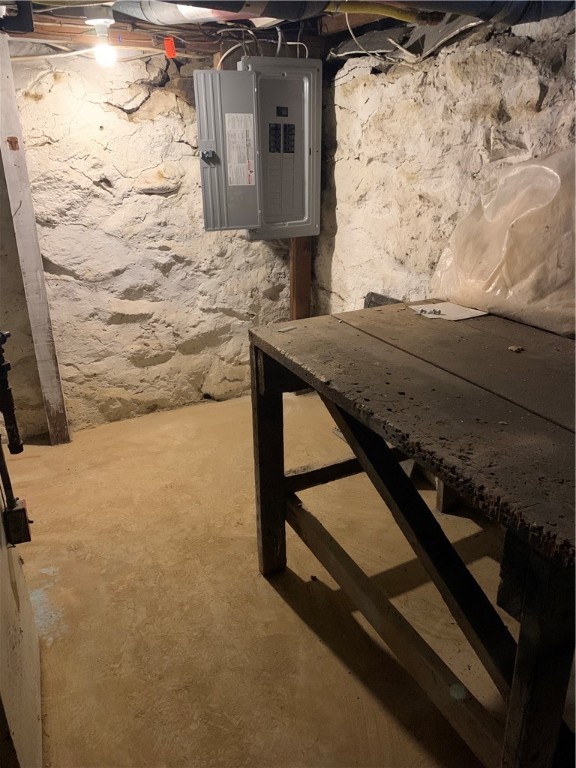 225 Logee Street Woonsocket, RI 02895 - Photo 13 of 14