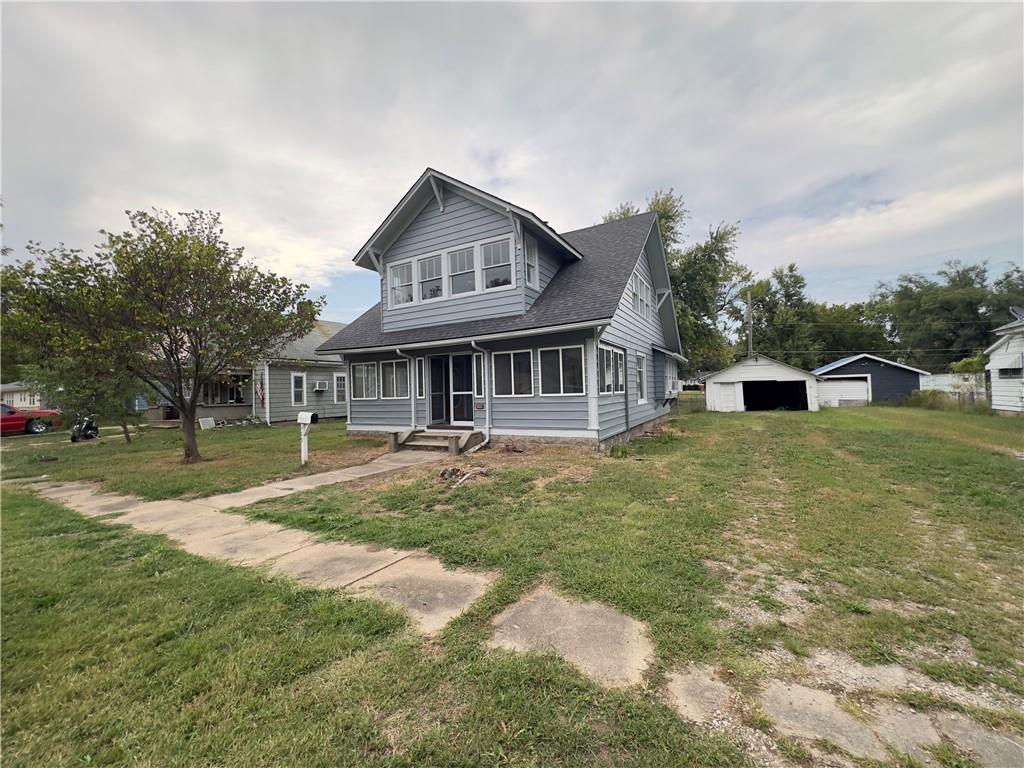 409 West Miller Street Appleton City, MO 64724 - Photo 32 of 41
