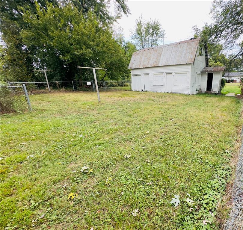 409 West Miller Street Appleton City, MO 64724 - Photo 37 of 41