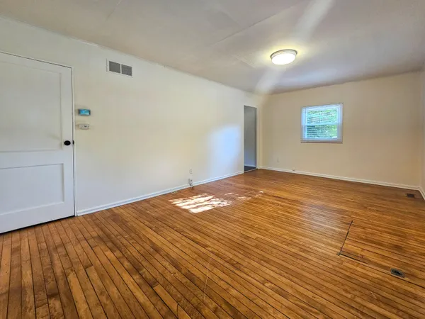 $2,375 | 1408 Harpst Street, Ann Arbor, MI 48104