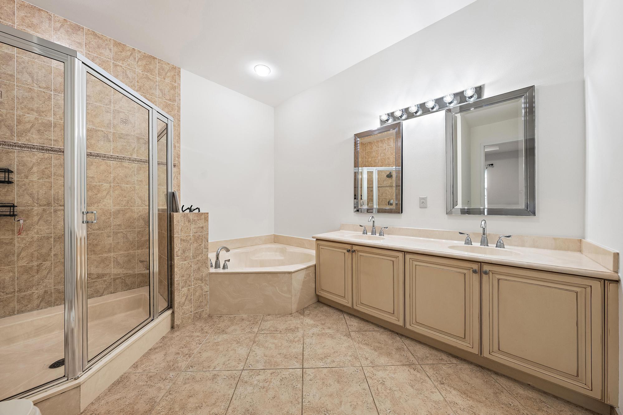 4316 Blowing Point Place Jupiter, FL 33458 - Photo 7 of 45 Primary Bath