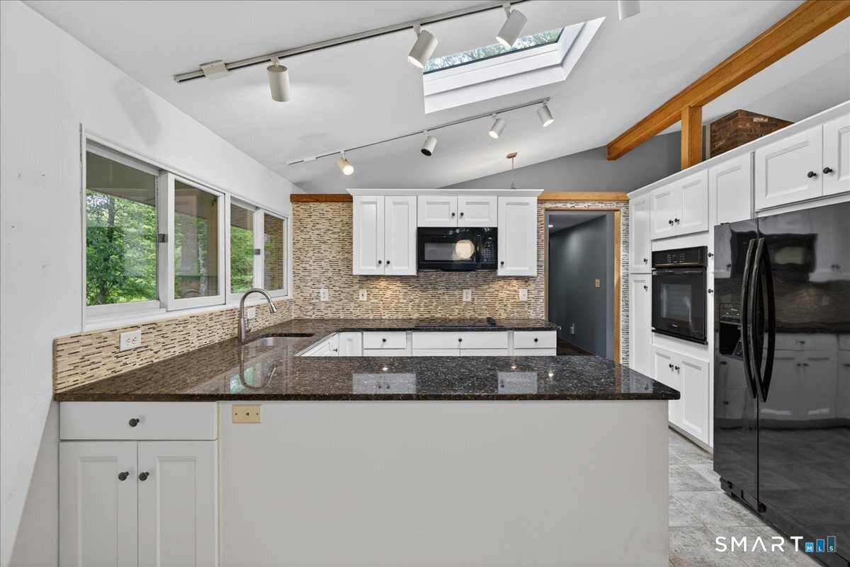 454 Old Cellar Road Orange, CT 06477 - Photo 7 of 40