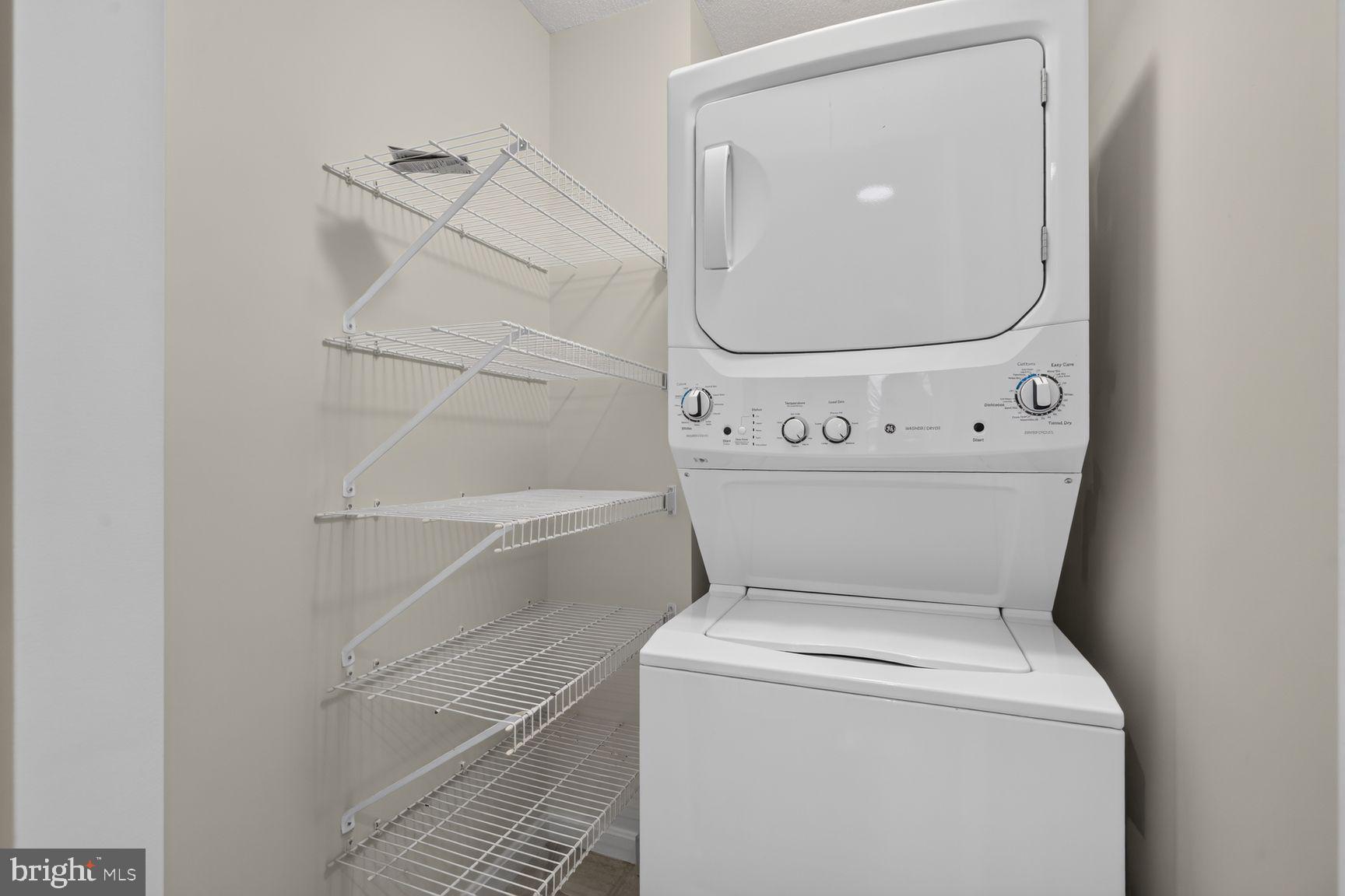 19385 Cypress Ridge Terrace, Unit 903 Leesburg, VA 20176 - Photo 21 of 37 Washer and dryer