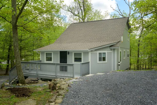 $336,000 | 117 Clifton Drive, Bushkill, PA 18324