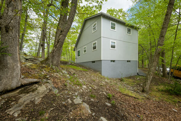 117 Clifton Drive Bushkill, PA 18324 - Photo 25 of 31 Rear view