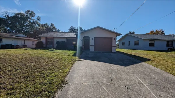 $1,500 | 4095 North Little Hawk Point, Crystal River, FL 34428