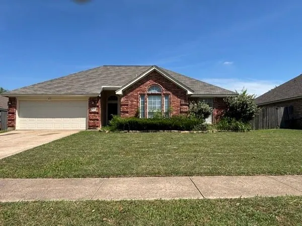 $2,050 | 517 Meadowcrest Drive, Burleson, TX 76028