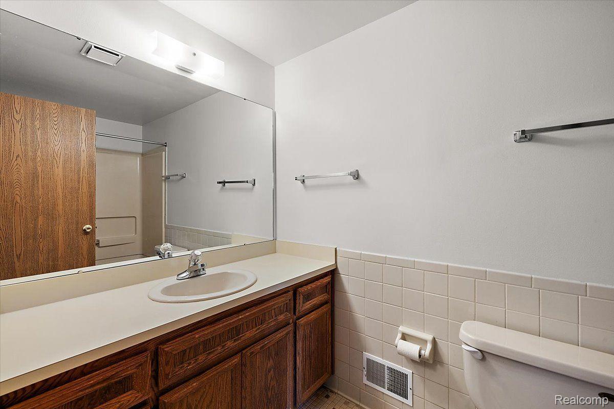 16411 East 10 Mile Road Eastpointe, MI 48021 - Photo 55 of 57 Gallery Image 55