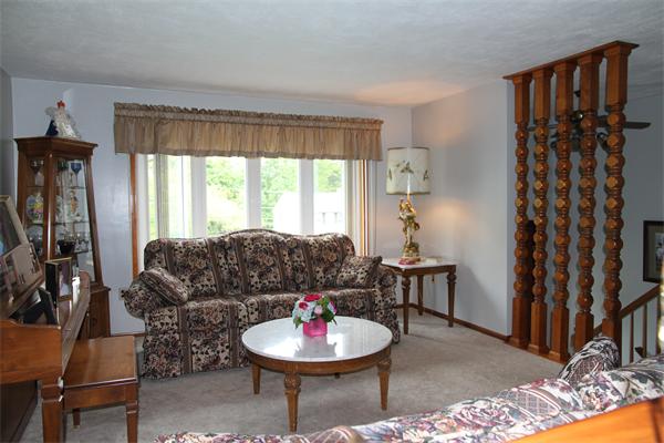 16 William Road Billerica, MA 01821 - Photo 3 of 20 Gallery Image 3