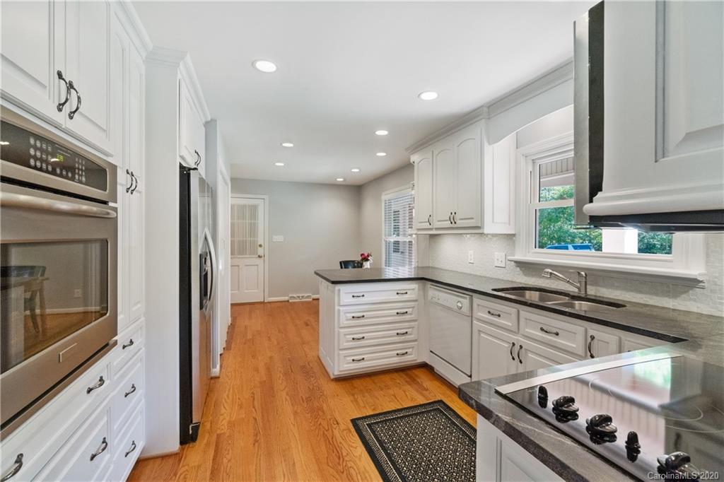7801 Blue Ridge Circle Charlotte, NC 28270 - Photo 11 of 47 Gallery Image 11