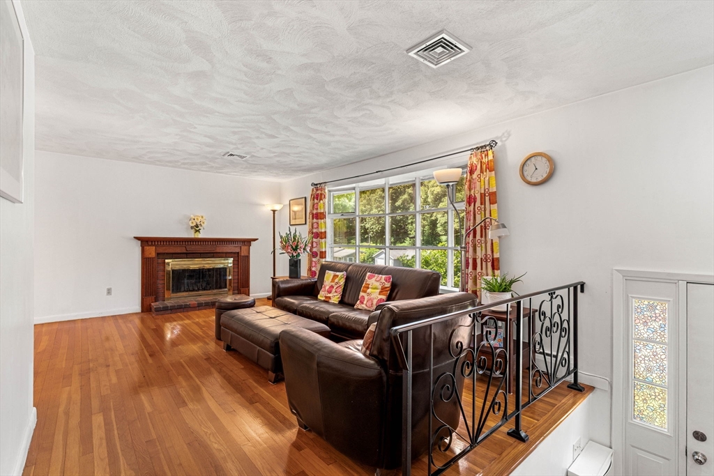 15 James Road Ipswich, MA 01938 - Photo 6 of 32