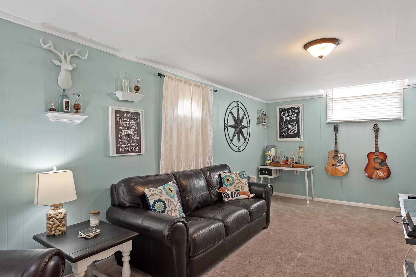 2407 Porter Road Nashville, TN 37206 - Photo 7 of 16 Bonus/ Den area with oversized laundry/ storage closet.