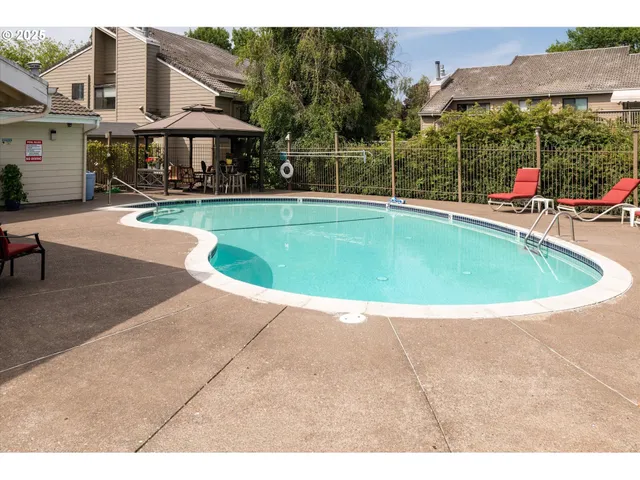 $385,000 | 2062 Lake Isle Drive, Eugene, OR 97401