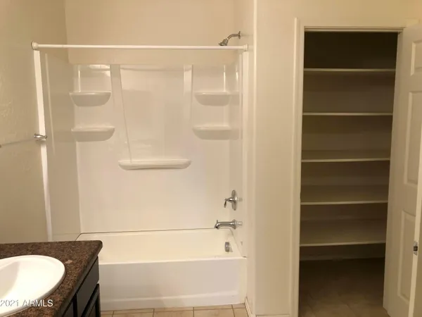 $2,095 | 8457 North 61st Lane, Glendale, AZ 85302