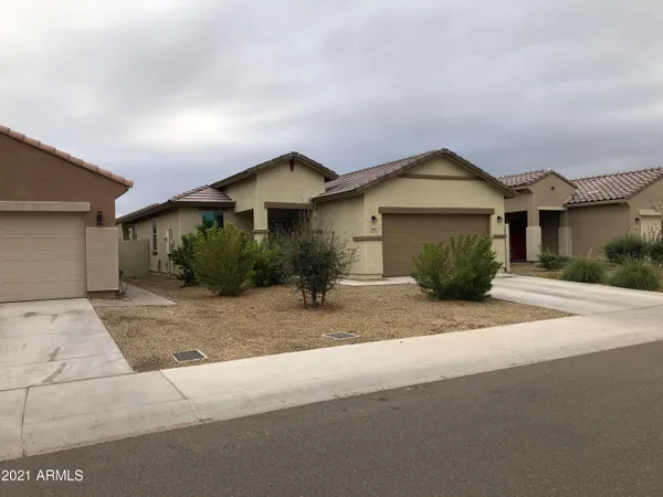 $2,095 | 8457 North 61st Lane, Glendale, AZ 85302