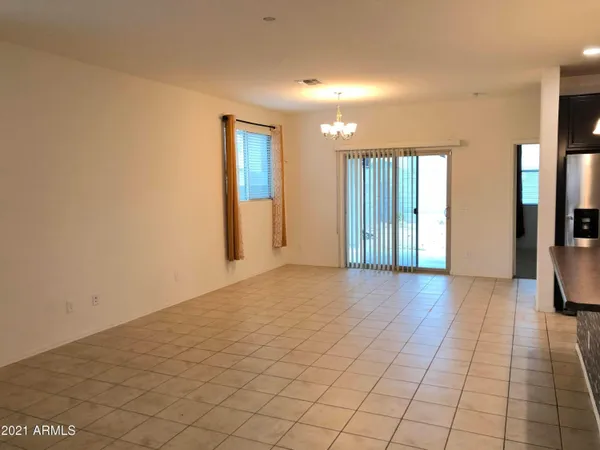 $2,095 | 8457 North 61st Lane, Glendale, AZ 85302