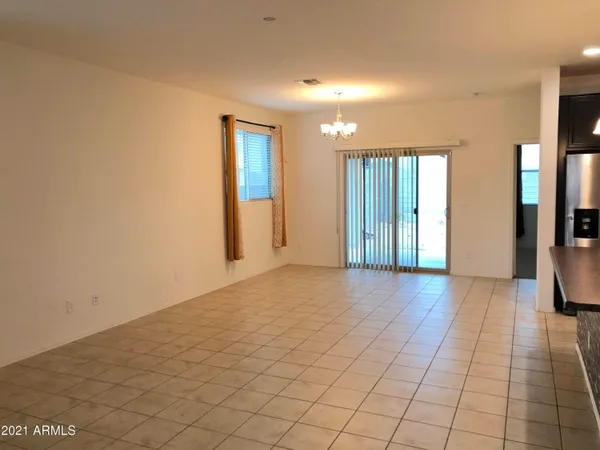 $2,095 | 8457 North 61st Lane, Glendale, AZ 85302