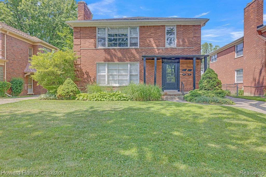 813 Harcourt Road Grosse Pointe Park, MI 48230 - Photo 3 of 40