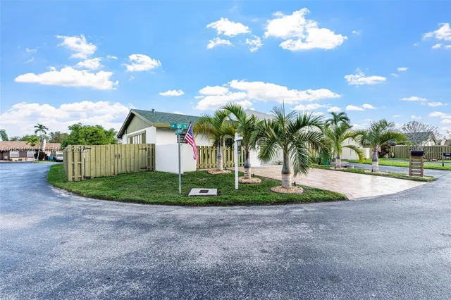 $3,195 | 10955 Southwest 122nd Place, Miami, FL 33186