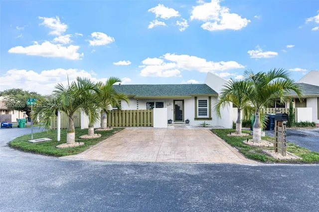 $3,195 | 10955 Southwest 122nd Place, Miami, FL 33186